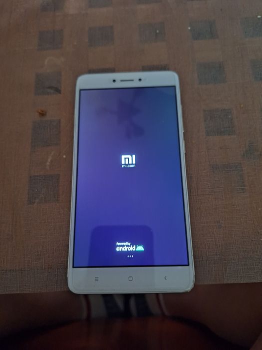 Телефон.                       .