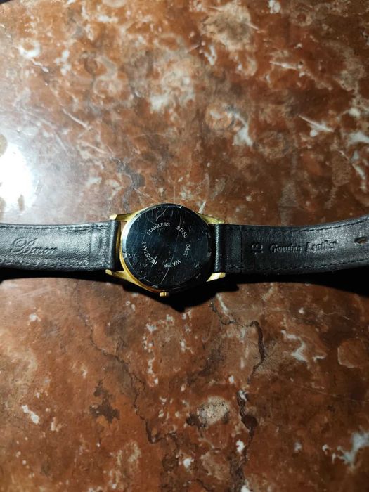 Часовник Leo  -First international computer