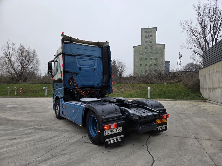 Mercedes Actros Mp4 18.45  / 12. 2015 / Variante Auto