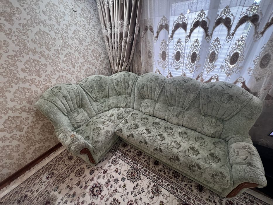 Продам мягкий уголок диван