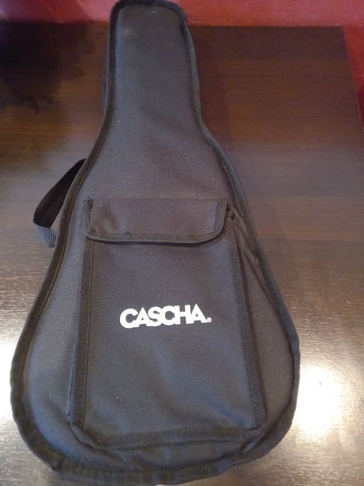 Vând ukulele cascha  folosita foarte puțin