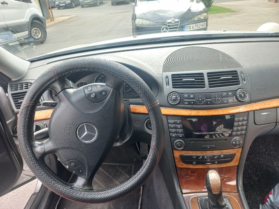Мерцедес е 220 цди 2006г.