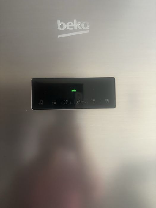 Vand frigider Beko no frost