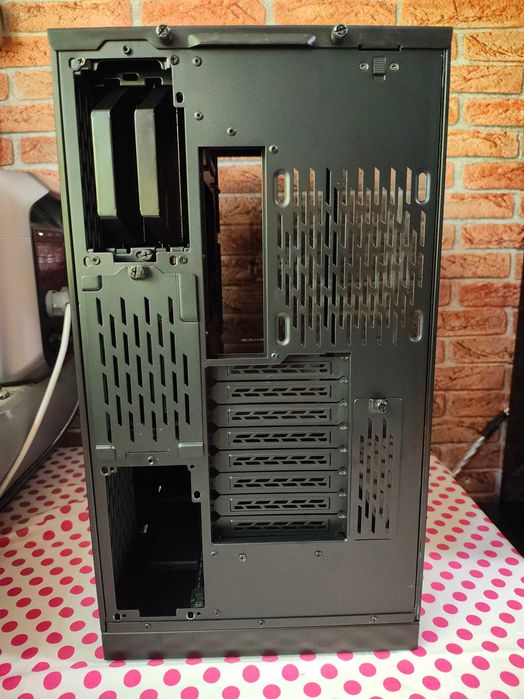 Carcasa Lian Li O11 Dynamic XL ROG Black.
