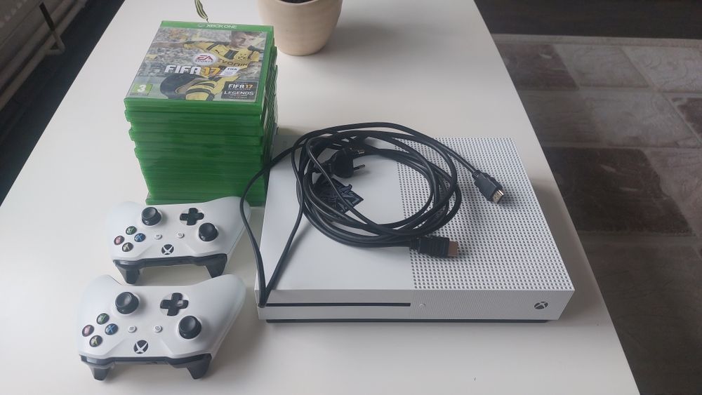Xbox One S +2 manete