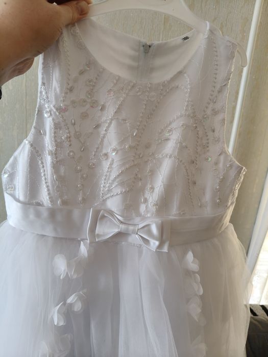 Продам платье на девочку