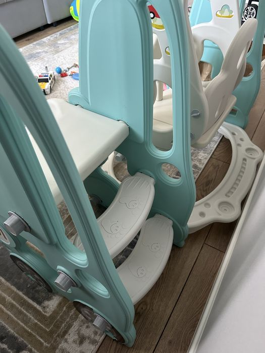 Продаю детскую качелю и горку