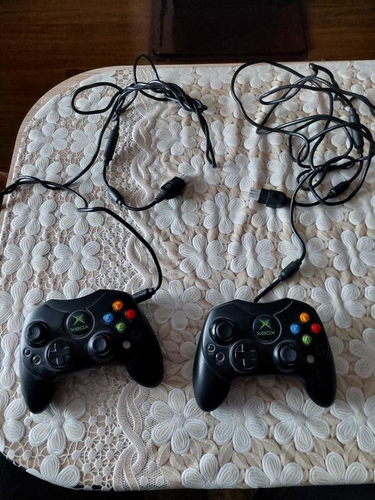 Xbox classic,Два контролера,6-видео игри