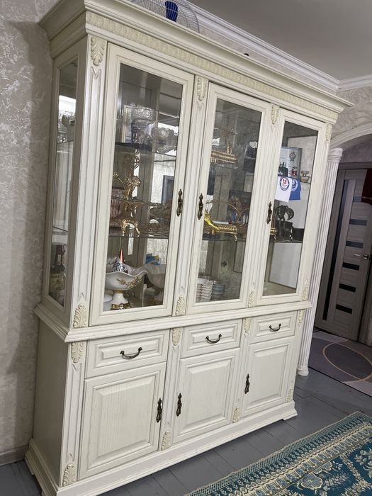 Шкаф для гостинной