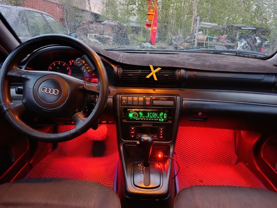 Продам Ауди А4 б5 автомат