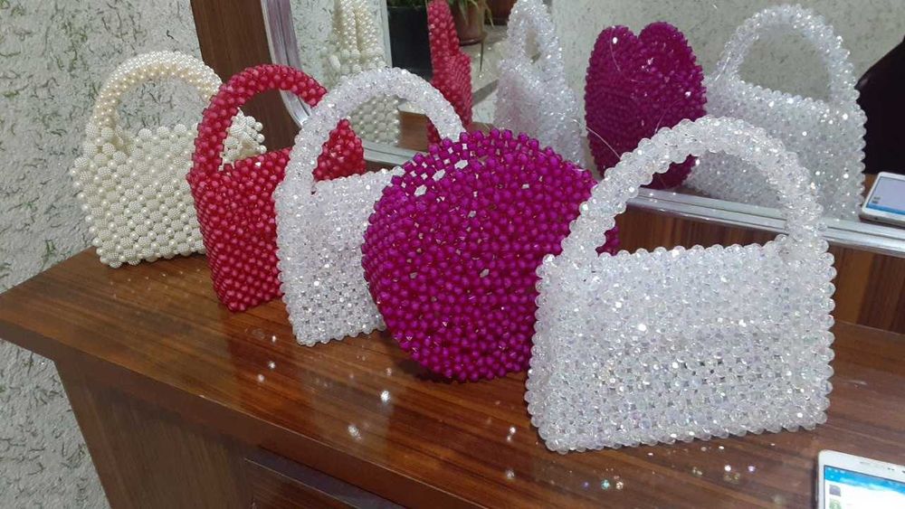 Harxil rangdagi Munchoqli sumka