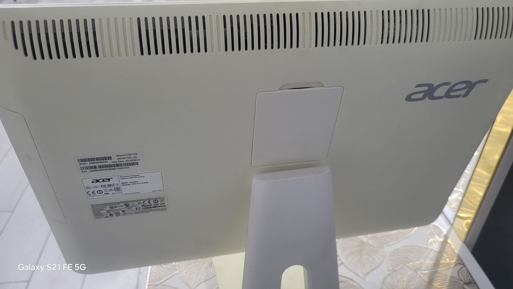 Монитор acer  рабочем состояние