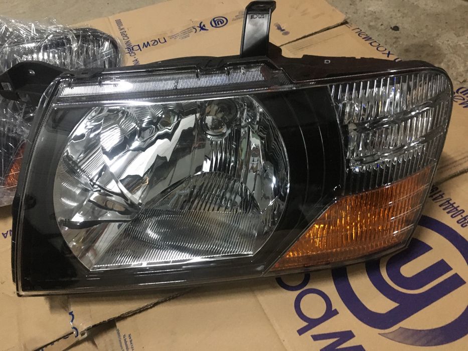 Faruri Noi Mitsubishi Pajero 2002-2006. Volan stinga