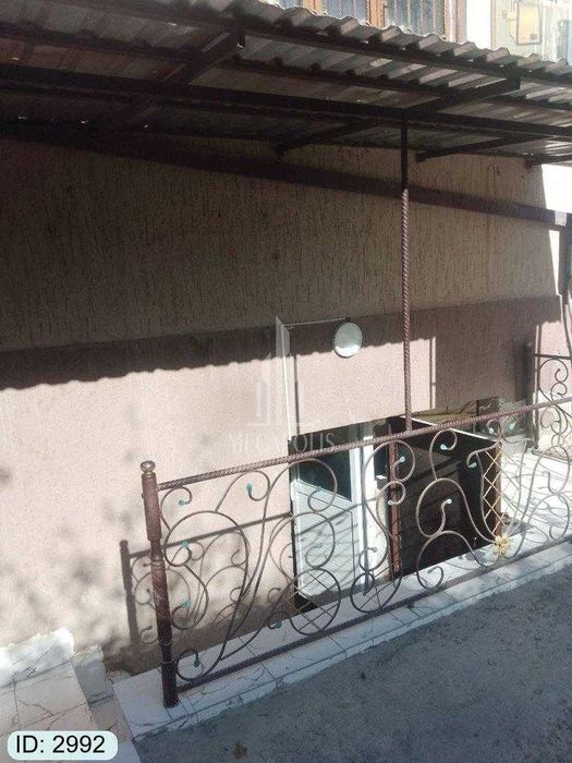 SOTILADI №2992  5-mikrorayon somiy tarafda padval sotuvda