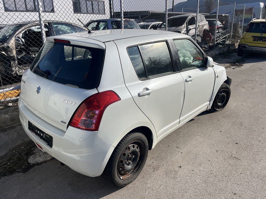 Suzuki Swift 1,3 бензин 4x4 За части!