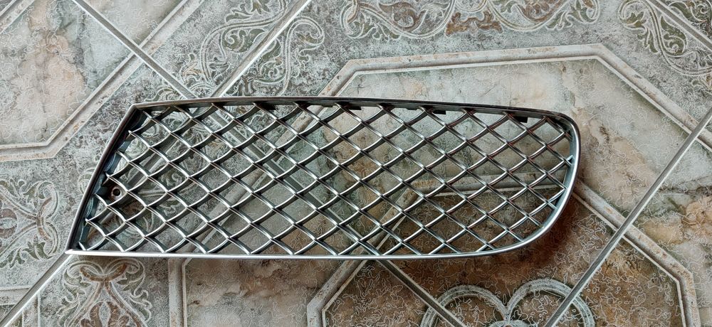 Решетка Bentley в бампер