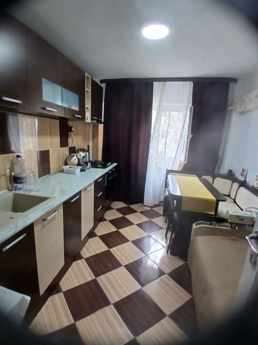 Vând apartament 2 cam Târgoviște