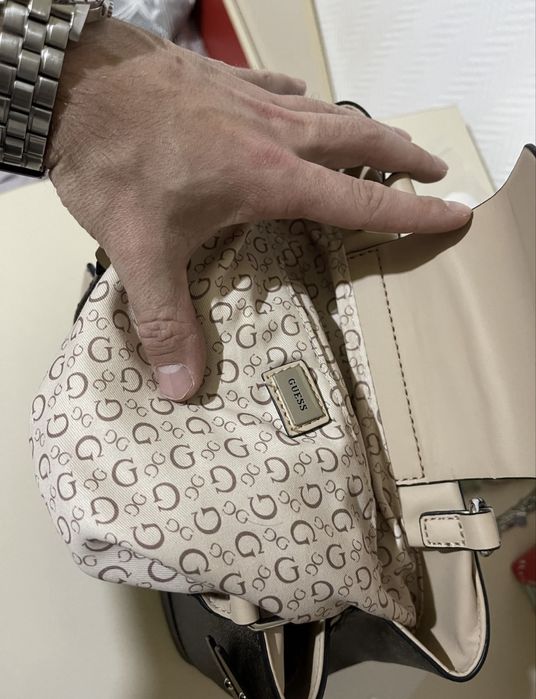 Дамска чанта Guess