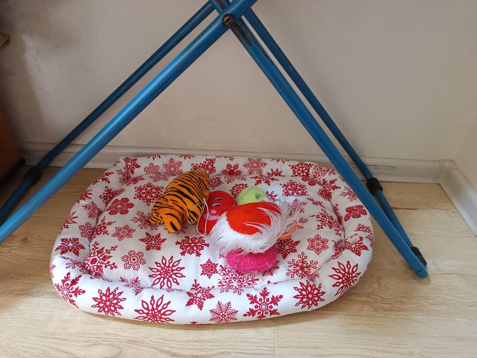 Лежанка для кошек