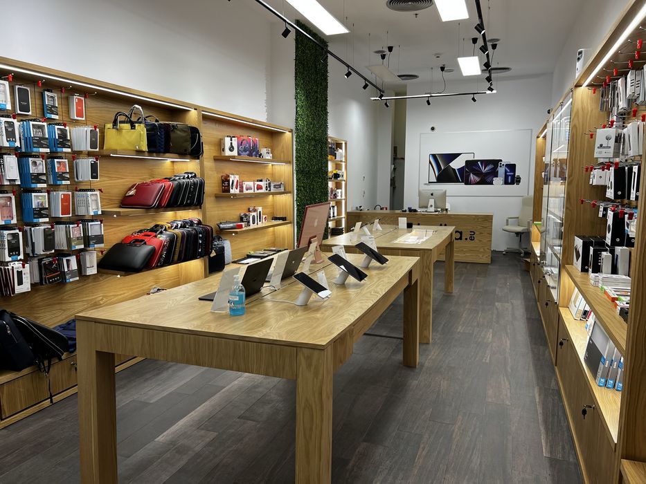 Продавам мебели за магазин, шкафове и куки