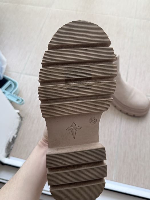 Ботинки челси бежевые