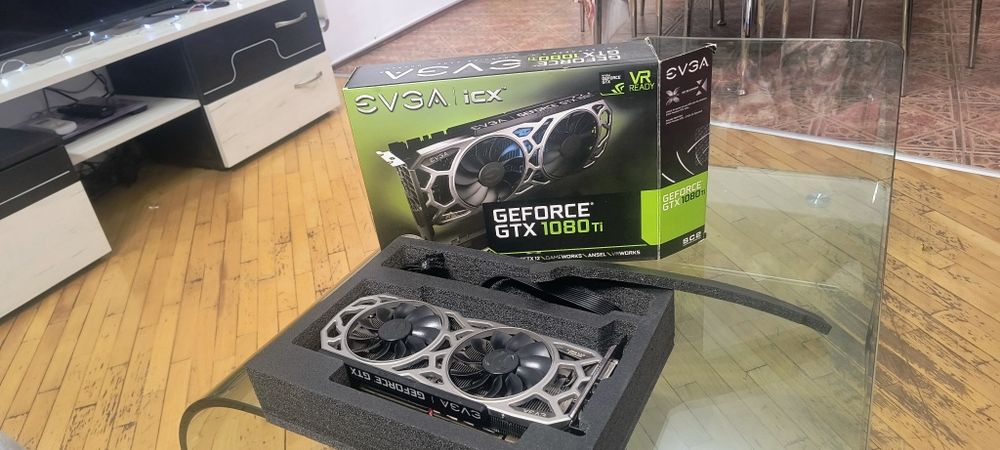 Nvidia 1080 TI i 11 GDDR5X