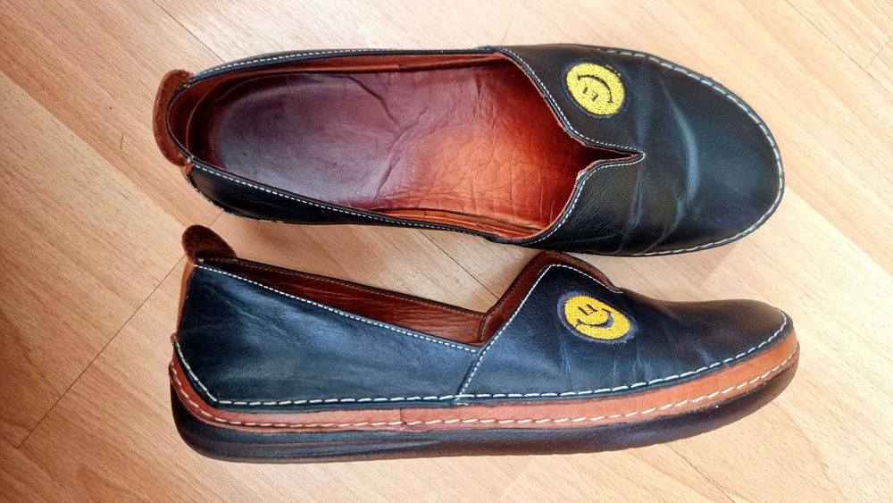 Кожени балеринки с бродерия "усмивка", 37 номер