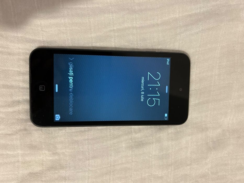 Vând iPod Touch 5th Generation, 32 GB, culoare Space Gray, în stare foarte bună de funcționare.