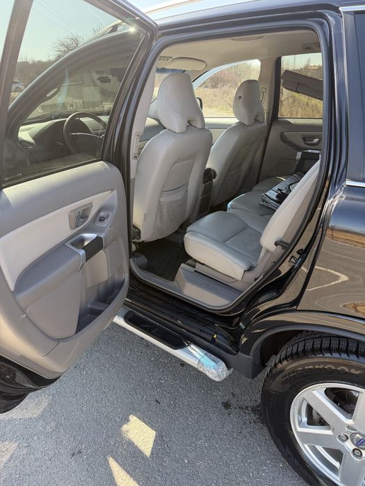 Продава Volvo XC90