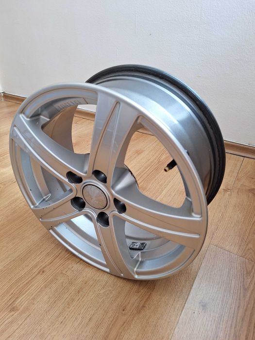 Оригинални алуминиеви джанти:  15" 5х108  ET 43 6.5J