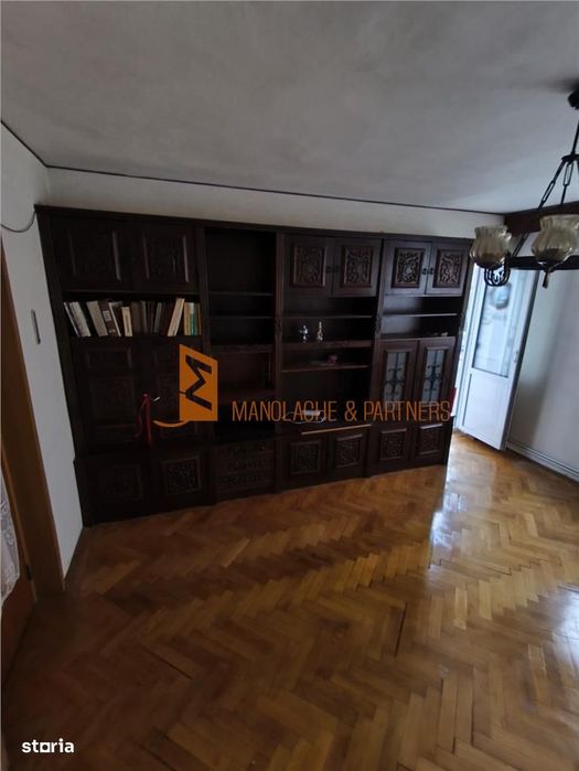 Apartament 3 camere cf 1 decomandat zona 23 August