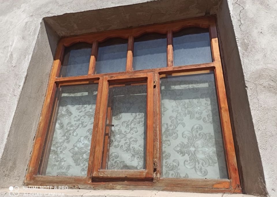 Окно деревянный