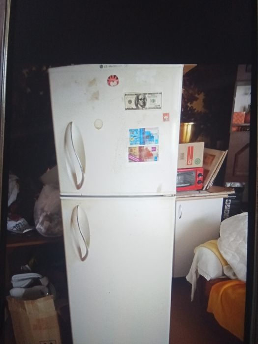 Холодильник LG в