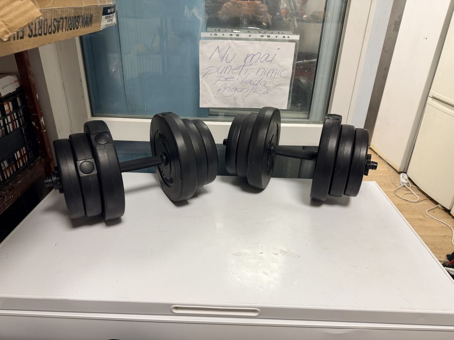 Gantere reglabile noi set 40 kg. 20 kg+20 kg=40 kg. Pret 300 lei