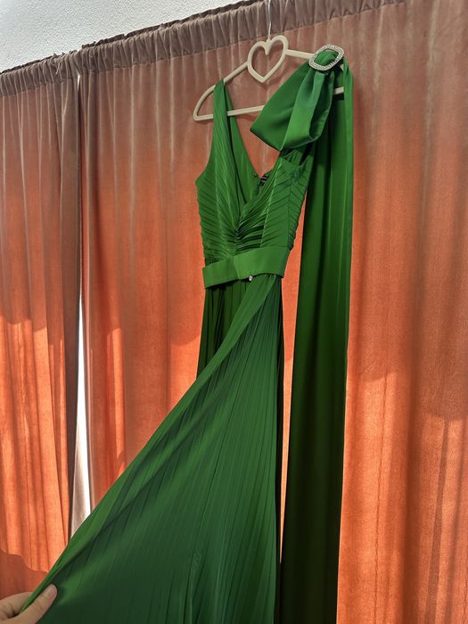 Rochie elegantă verde smarald Nissa – mărimea 38 (S-M)