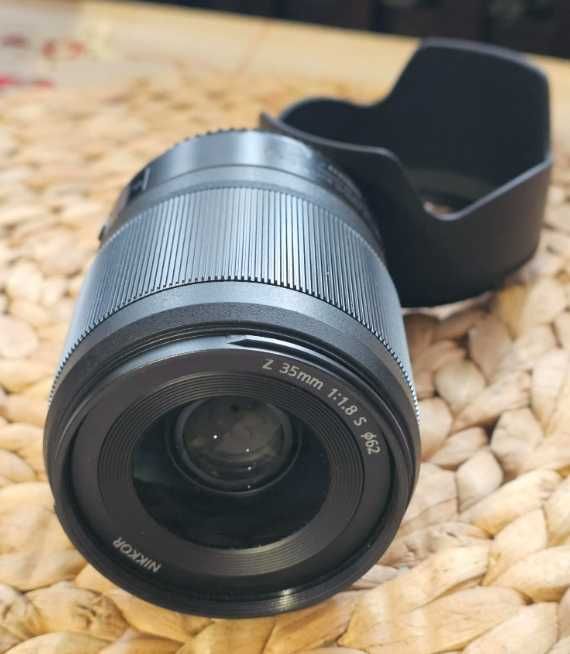 Обектив Nikon NIKKOR Z 35mm f/1.8 S отличен!