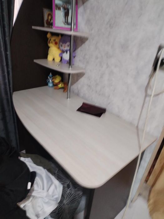 Продам компьютерный стол