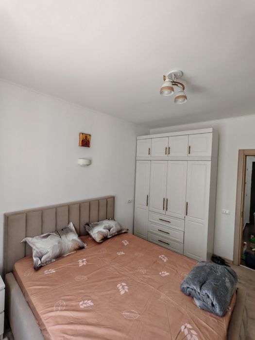 De vânzare apartament 2 camere cu 2 locuri de parcare  127.000 euro