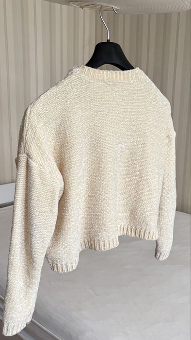 Бял пуловер- размер S