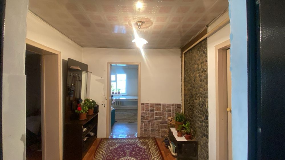Продам дом красный камень