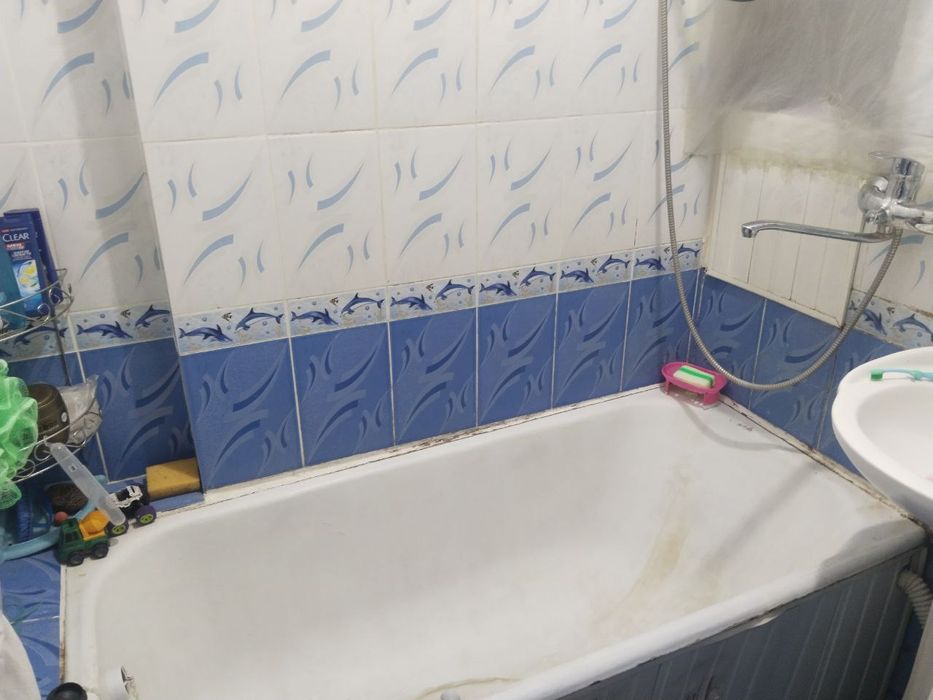 Kvartira sotiladi 1 xona 2 kilingan Bektemir vodnik 40.000 ye