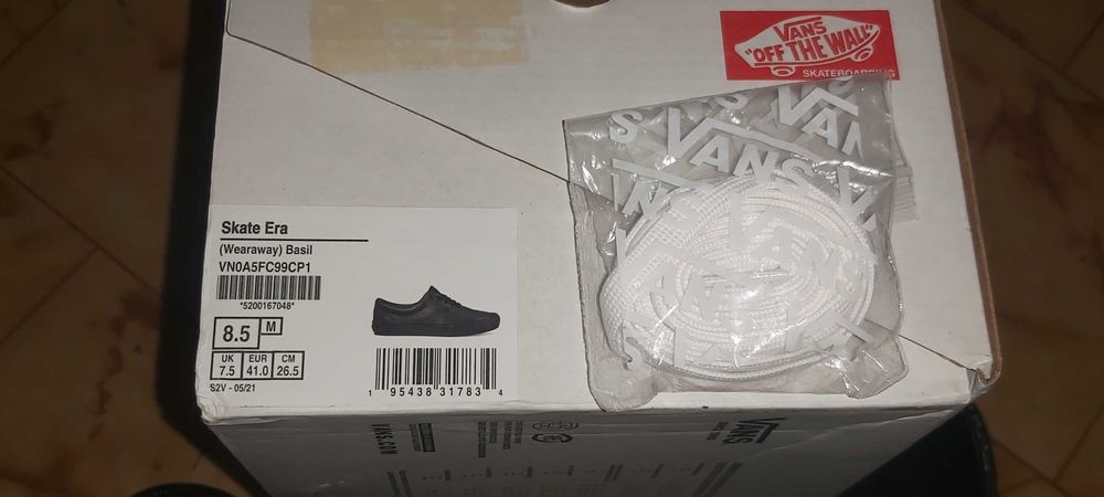 Продавам мъжки кецове Vans Skate Era с POP Cushion подметка. Номер 41, цвят черни. Състояние 9.5 от 10 вървят