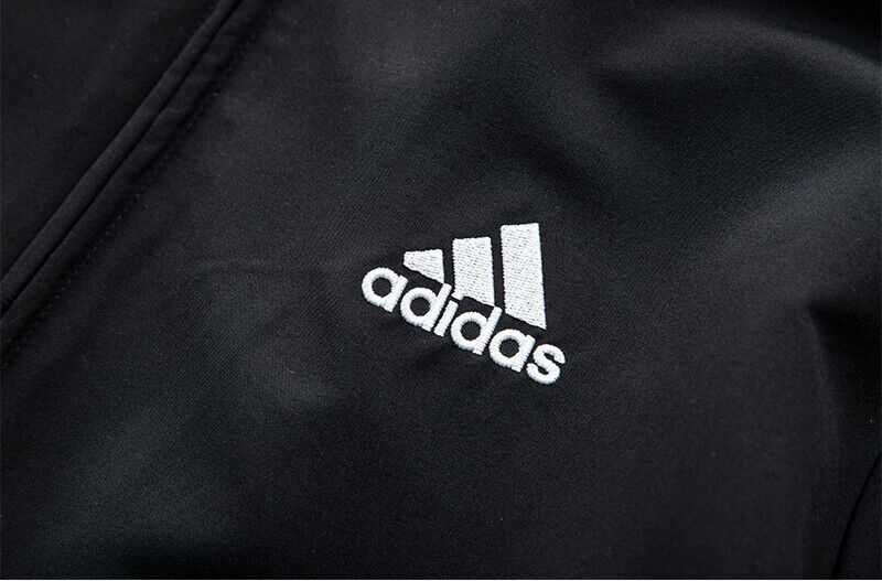 ADIDAS
TRENING PENTRU BARBATI

3 Stripes Woven marimea 52 sau L