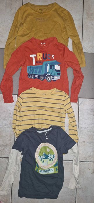 Vand haine pentru baieti marimi 128. 134