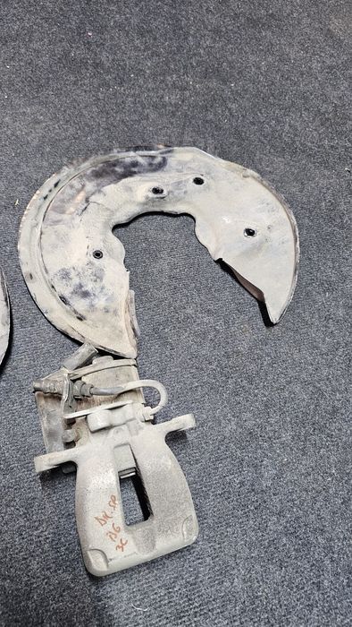 etrier spate + protectii praf frane 310mm volkswagen passat b6

se va