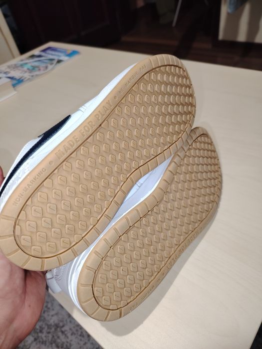 Нови детски маратонки Найк