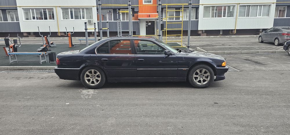 Авто бмв е38 1996