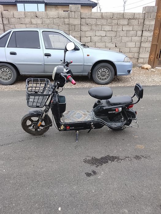 Электроскутер в хорошим состоянии