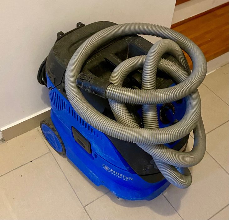 Nilfisk Attix 33 aspirator cu autocuratare