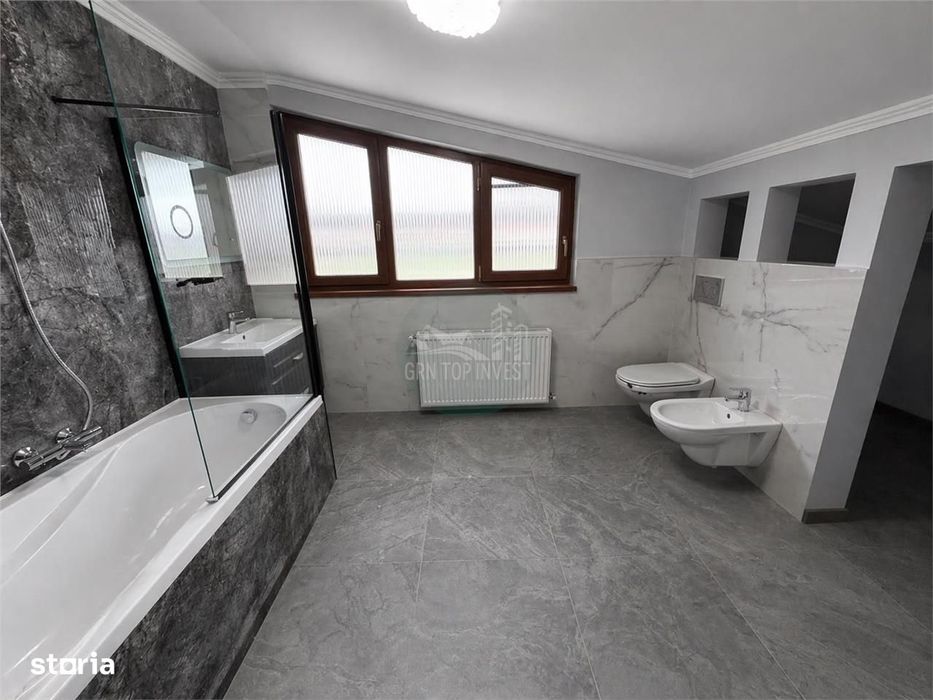 Casa 5 camere 4 bai 426 mp teren zona Arhitectilor